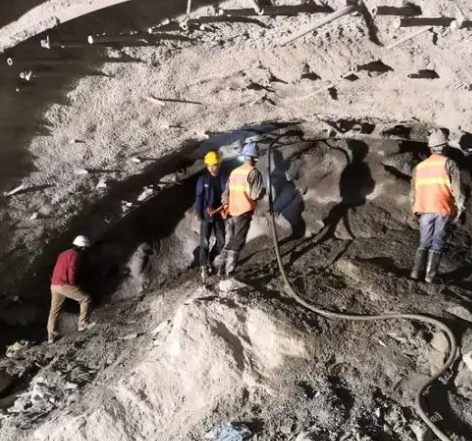 泸溪拱顶带模注浆料的施工流程及注意事项